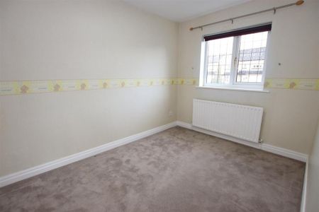 4 bedroom detached house to rent - Photo 3