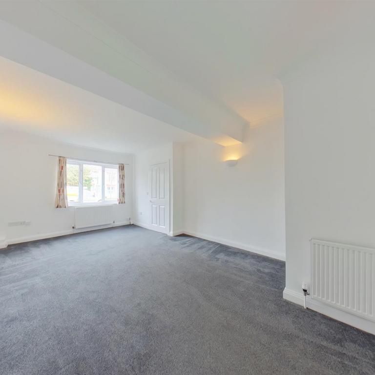 2 bedroom ground floor flat to rent - Photo 1