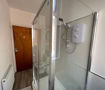 Flat to rent - Photo 2