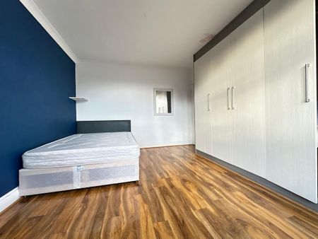 4 bedroom terraced house to rent - Photo 5