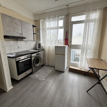 Studio to rent - Photo 3