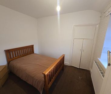 2 bedroom cottage to rent - Photo 2