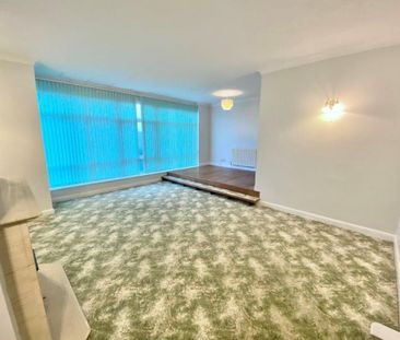 5 bedroom bungalow to rent - Photo 2