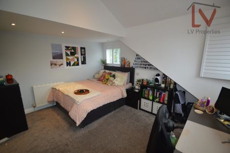 Hartley Avenue - Photo 2