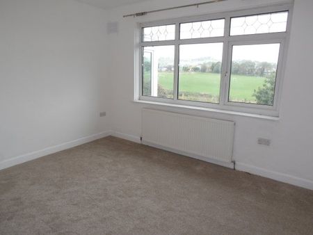 Royal Oak Avenue, BB1 - Photo 2