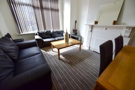 5 bedroom terraced house to rent - Photo 2