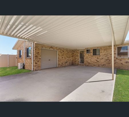 28 Smithwick Street, Norman Gardens, Qld 4701 - Photo 5