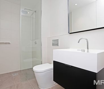 Designer North Facing One Bedroom Apartment - Photo 5