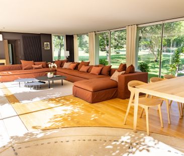 Location Maison Aix-en-Provence 17 Pièces 660 m² - Photo 2