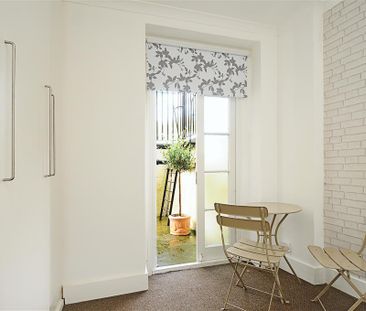 Dewsbury Court - Photo 2