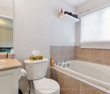 Semi-Detached Home For Lease | W8141892 - Photo 2