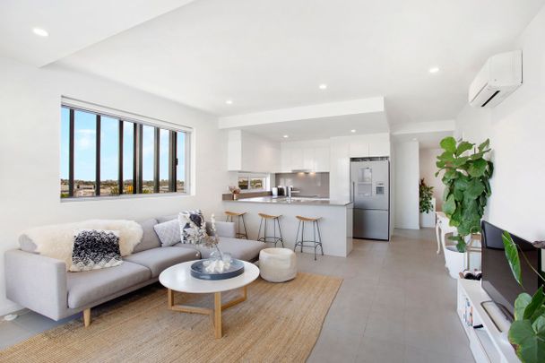 Two Bedroom Apartment - Great Location - long lease available. - Photo 1