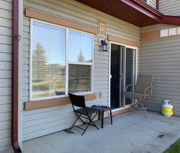 Gorgeous 2 Bedroom Townhouse Located in Johnstone Crossing! - Photo 6