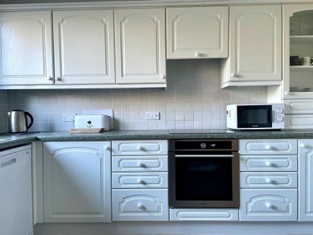 3 bedroom apartment to rent - Photo 5