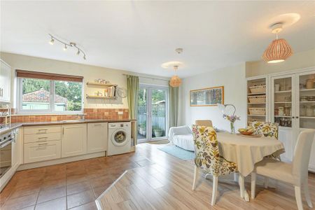 3 bedroom semi-detached house to rent - Photo 4