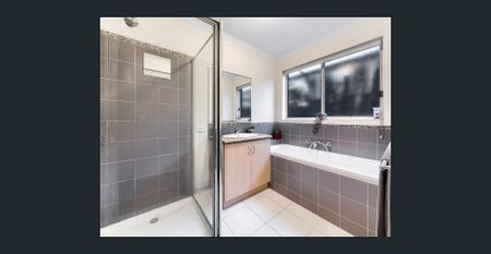 Modern Living in Cranbourne - Photo 4