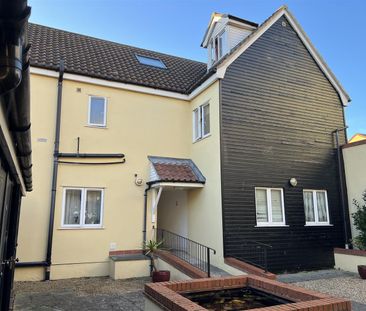 2 Bedroom Flat / Apartment to let - Photo 1