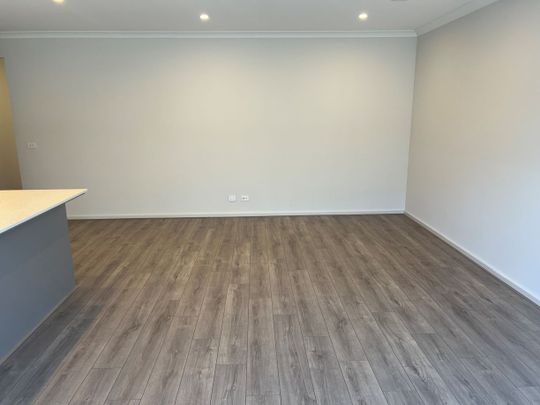 Brand New Classic 3Br Home in Tarneit! - Photo 1