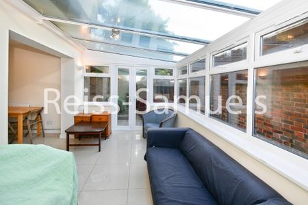 5 bedroom townhouse to rent - Photo 2