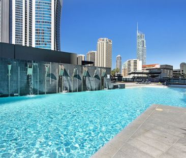 Surfers Paradise - Photo 1