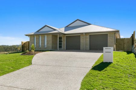 “Modern Duplex in Collingwood Park!” - Photo 2