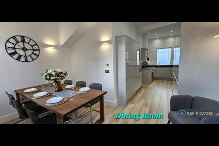 1 bedroom in a house share to rent - Photo 4