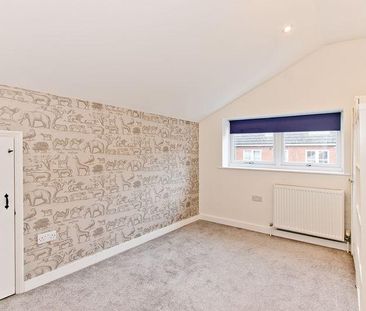 4 bedroom semi-detached house to rent - Photo 1