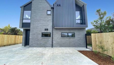 SPREYDON - 2 BEDROOMS, 2 BATHROOMS, HEATPUMP, 1 CARPARK - Photo 3