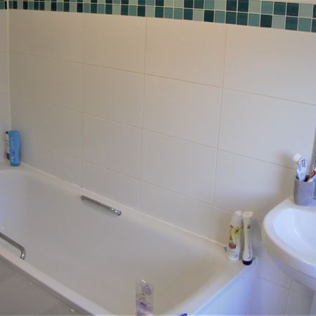 2 Bedroom Terraced House - Photo 4