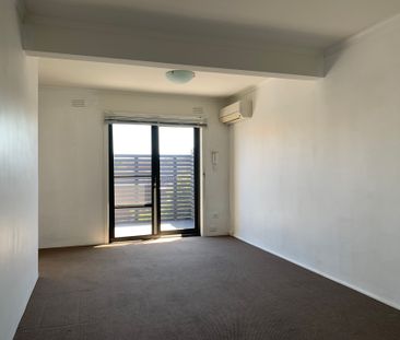 Three Bedrooms Appartment $2,303per Month - Photo 1