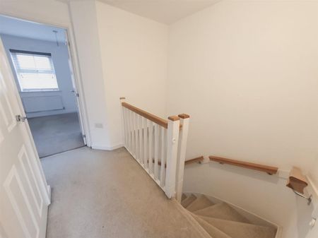 3 Bedroom House to Rent in Claydon Avenue, Barton Seagrave, Kettering, NN15 - Photo 5