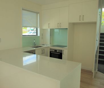 4 Bedrooms on Lockheed Street - Photo 6