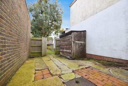 1 bedroom apartment to rent - Photo 4