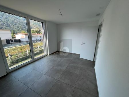 NUOVA COSTRUZIONE, ELEGANTE CON AMPIA TERRAZZA - Photo 5