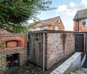 3 bedroom semi-detached house to rent - Photo 5