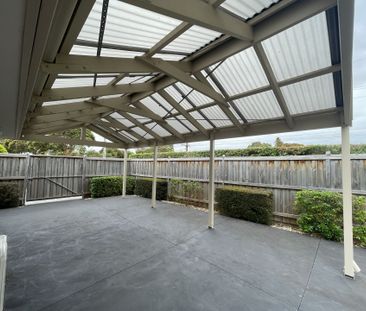 Modern & Freshly Updated 2 Bedroom Unit - Photo 6