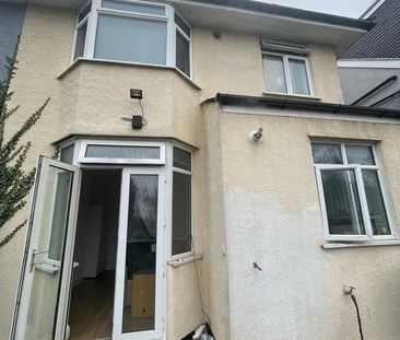 Room in a Shared House, Selborne Gardens, NW4 - Photo 4
