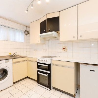 Homefield Park, SM1 - Photo 1