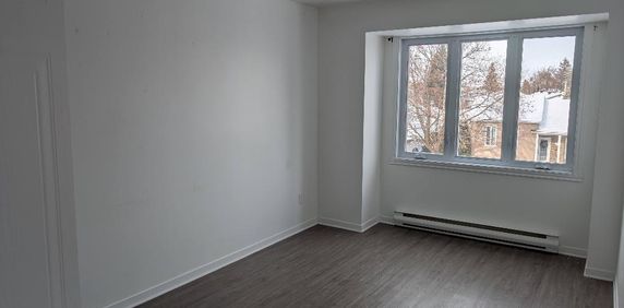 Grand 5 1/2 rénové à Sainte-Julie disponible dès maintenant - Photo 2