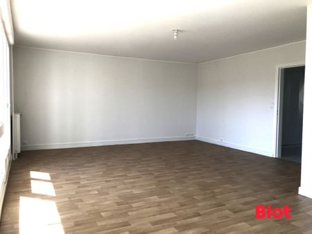 Location Appartement 5 pièces 134m² RENNES 35000 - Photo 3