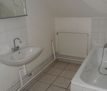 Location Appartement 3 pièces 88m² CHATEAUNEUF SUR CHER 18190 - Photo 2