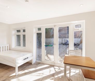 Studio Flat, Chatfield Road, CR0 - Photo 1