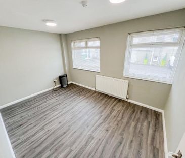 Property to rent - Photo 2