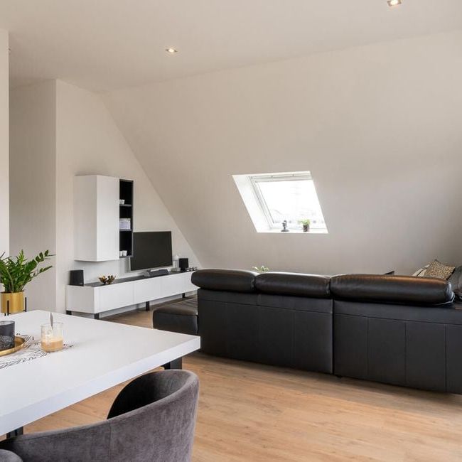 Penthouse te huur in Lanaken voor € 1.080 met 2 slaapkamers - Photo 1