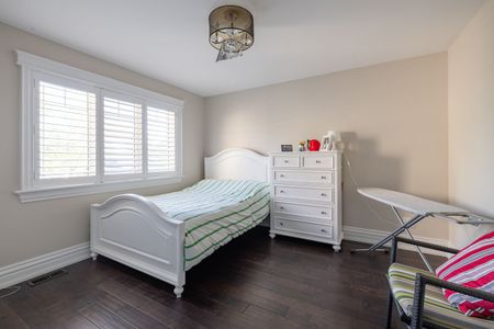 For Lease - 123 Mayfield Drive, Oakville, Ontario - Photo 3