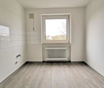 Frisch renovierte 3-Zi.-Whg. mit Tageslichtbad und Balkon - Photo 3