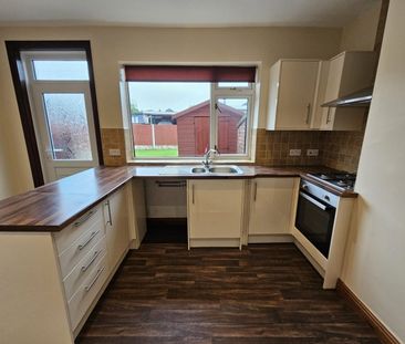 2 bed Semi-Detached - To Let - Photo 6