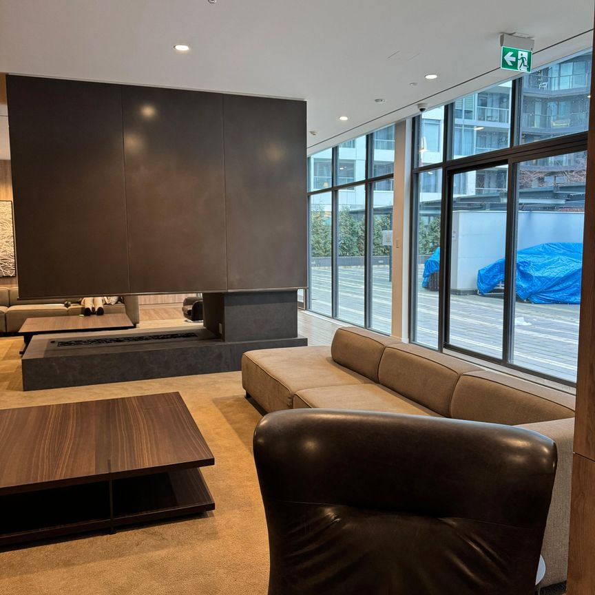 For Lease - 27 Bathurst Street Unit# 421W, Toronto, Ontario - Photo 1