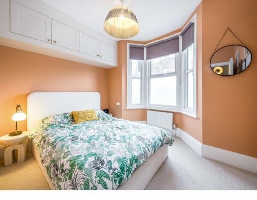 Double room in Clapham garden flat - Photo 1