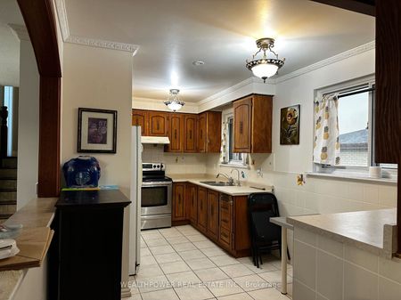 For Lease - 1028 Blairholm Avenue, Mississauga, Ontario - Photo 4